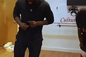 😂地板烫脚！杰伦布朗有舞蹈天赋吗？